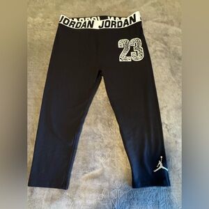 Jordan Training Tights Black/Zebra/White
23 Sz XXL 170-180 CM
14-16 YRS